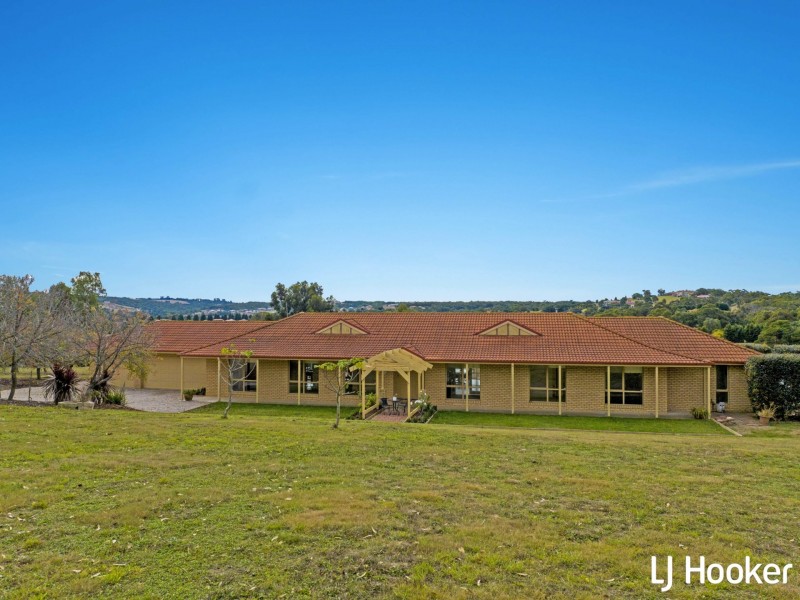 3 Lookout Rise, Hidden Valley VIC 3756