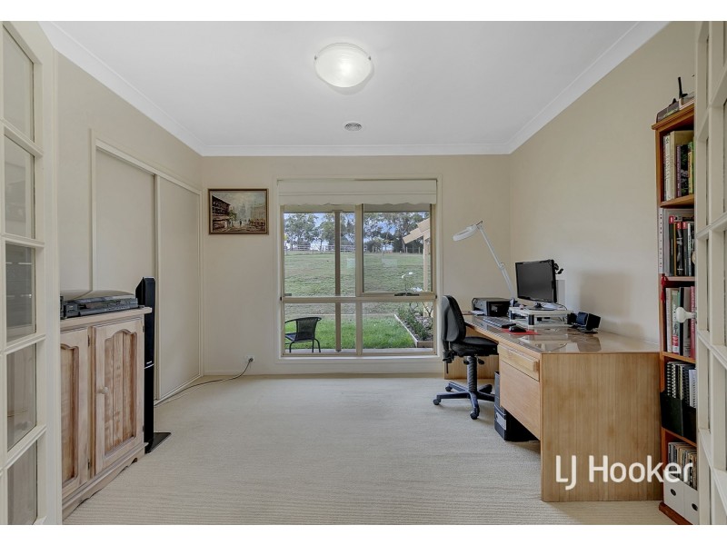 3 Lookout Rise, Hidden Valley VIC 3756