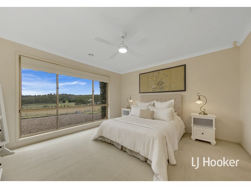 3 Lookout Rise, Hidden Valley VIC 3756