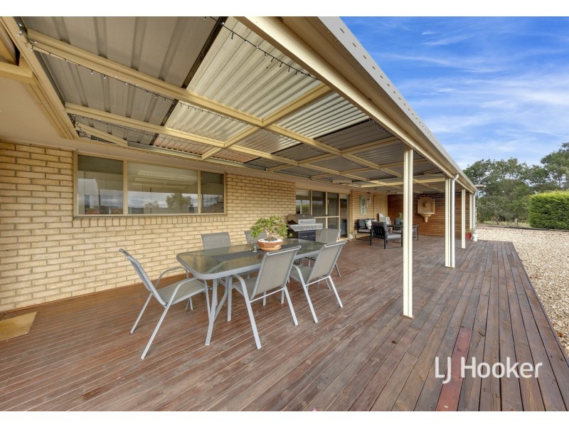 3 Lookout Rise, Hidden Valley VIC 3756