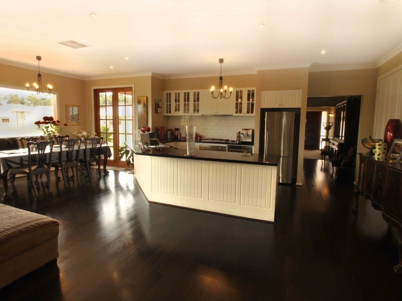 13 Carmelo Court, Hidden Valley VIC 3756