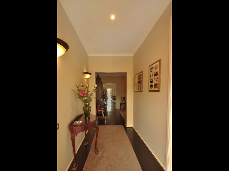 13 Carmelo Court, Hidden Valley VIC 3756