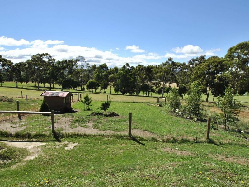 13 Carmelo Court, Hidden Valley VIC 3756