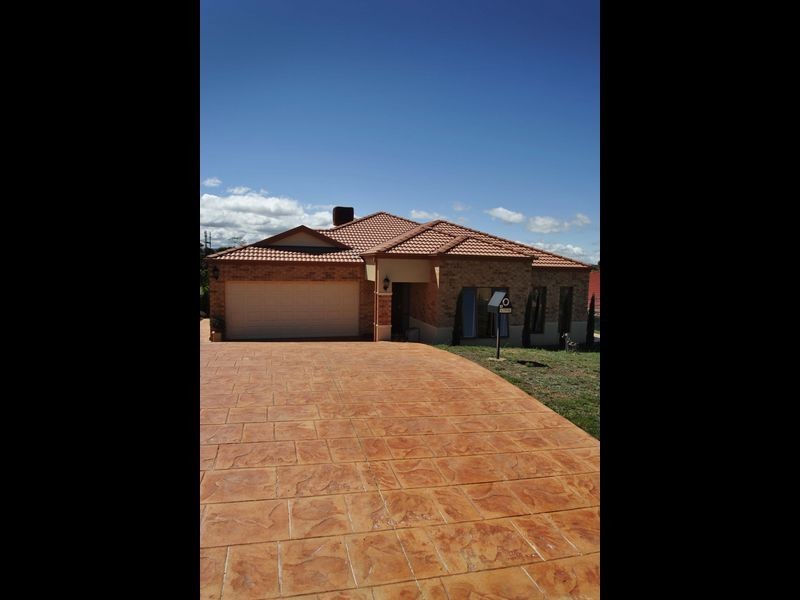 13 Carmelo Court, Hidden Valley VIC 3756