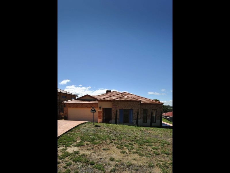 13 Carmelo Court, Hidden Valley VIC 3756