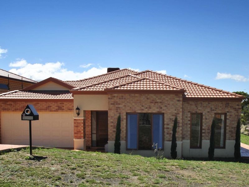 13 Carmelo Court, Hidden Valley VIC 3756