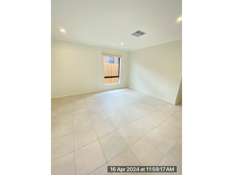 112 Newbridge Boulevard, Wallan VIC 3756