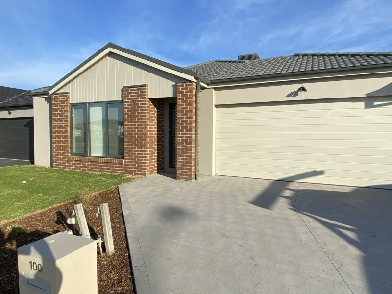 100 Buckland Hill Drive, Wallan VIC 3756