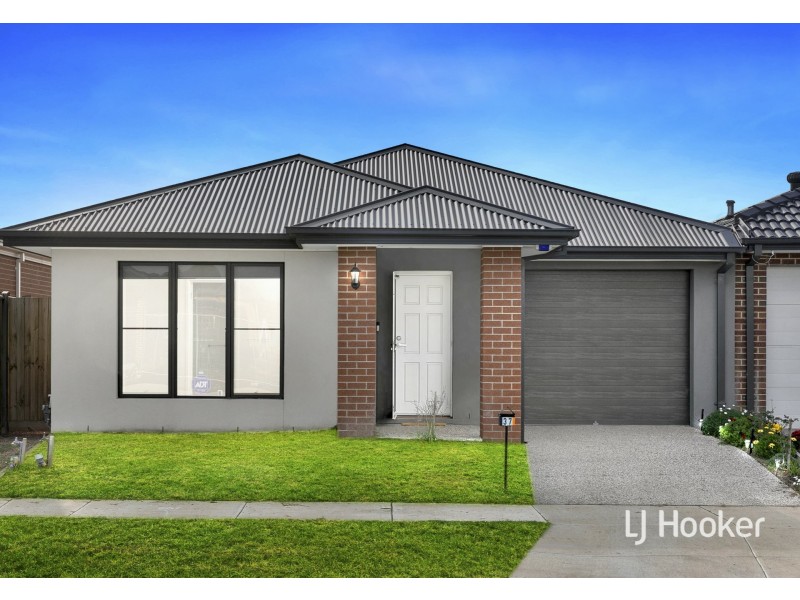 37 Rochford Drive, Donnybrook VIC 3064