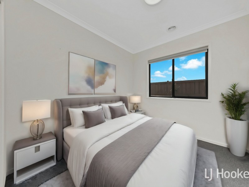 37 Rochford Drive, Donnybrook VIC 3064