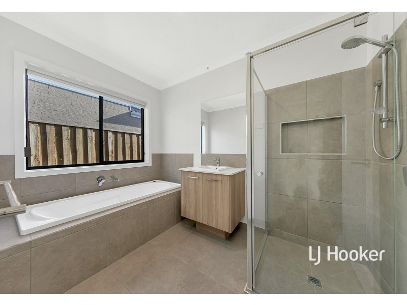 101 Blue Lake Drive, Wallan VIC 3756