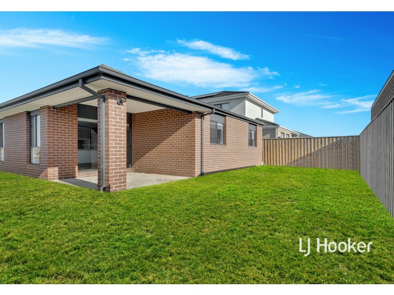 101 Blue Lake Drive, Wallan VIC 3756