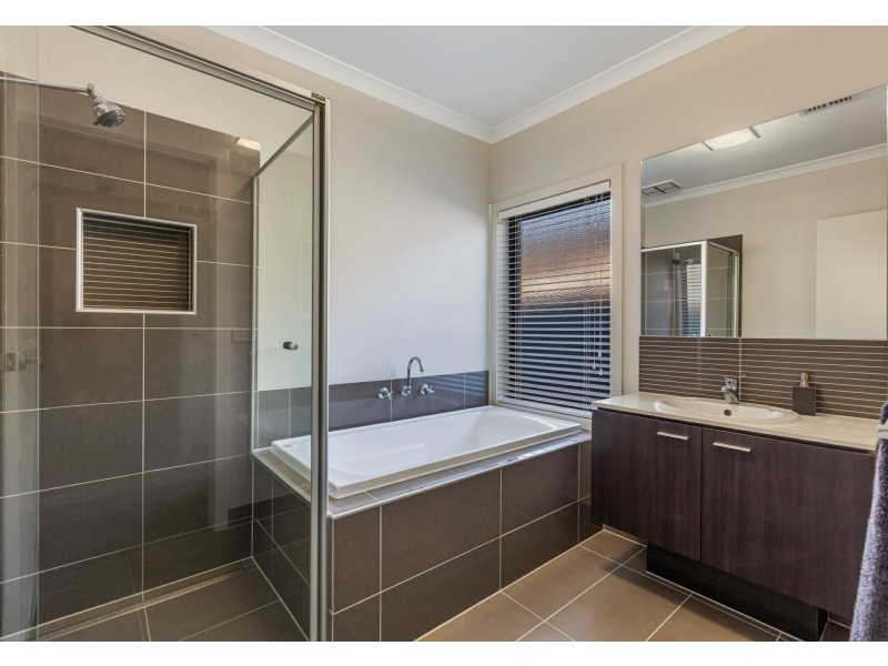 13 Cascade Avenue, Wallan VIC 3756