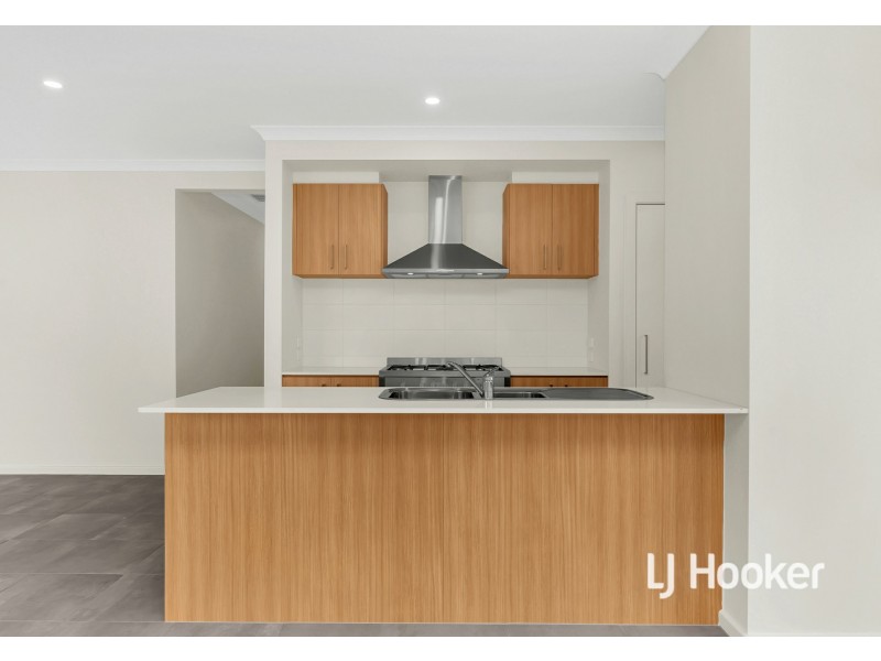 94 Buckland Hill Drive, Wallan VIC 3756