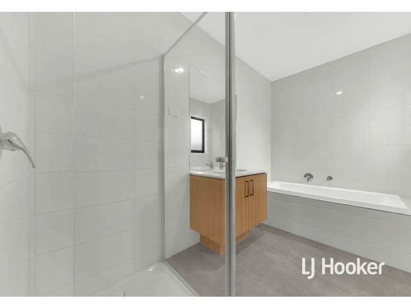 94 Buckland Hill Drive, Wallan VIC 3756