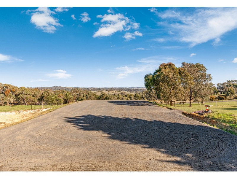 2 Mathiesons Road, Wandong VIC 3758