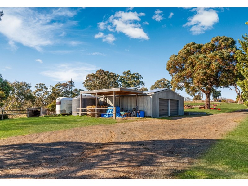 2 Mathiesons Road, Wandong VIC 3758