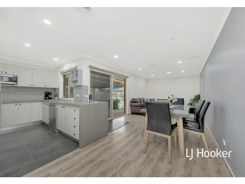 2 Wyatt Way, Wallan VIC 3756