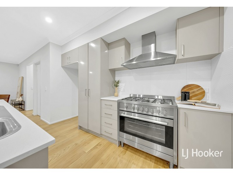 32 Bridgewater Parkway, Wallan VIC 3756