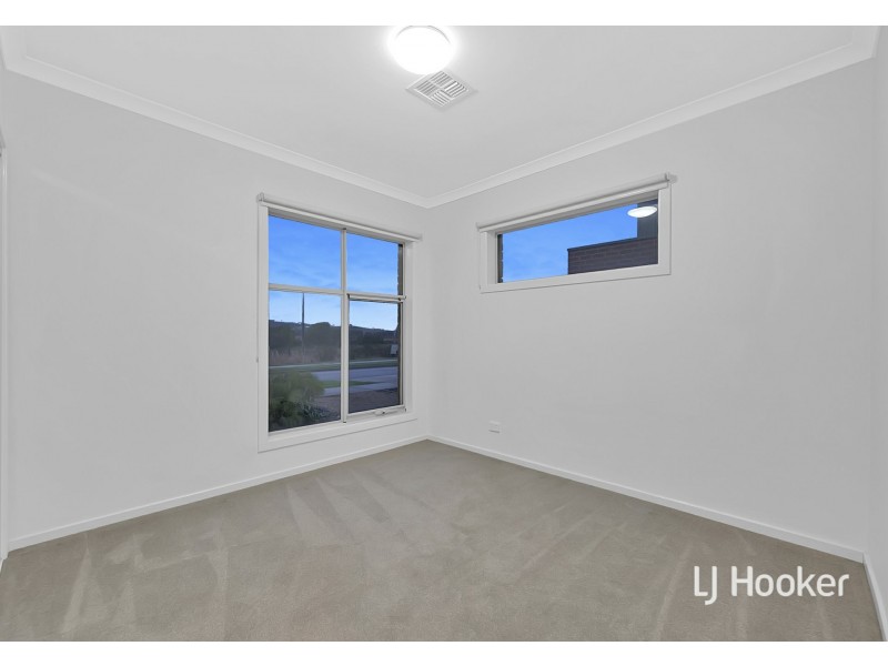 32 Bridgewater Parkway, Wallan VIC 3756