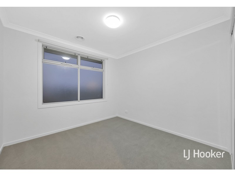 32 Bridgewater Parkway, Wallan VIC 3756