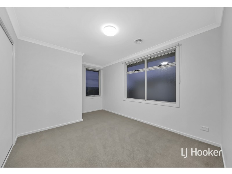 32 Bridgewater Parkway, Wallan VIC 3756