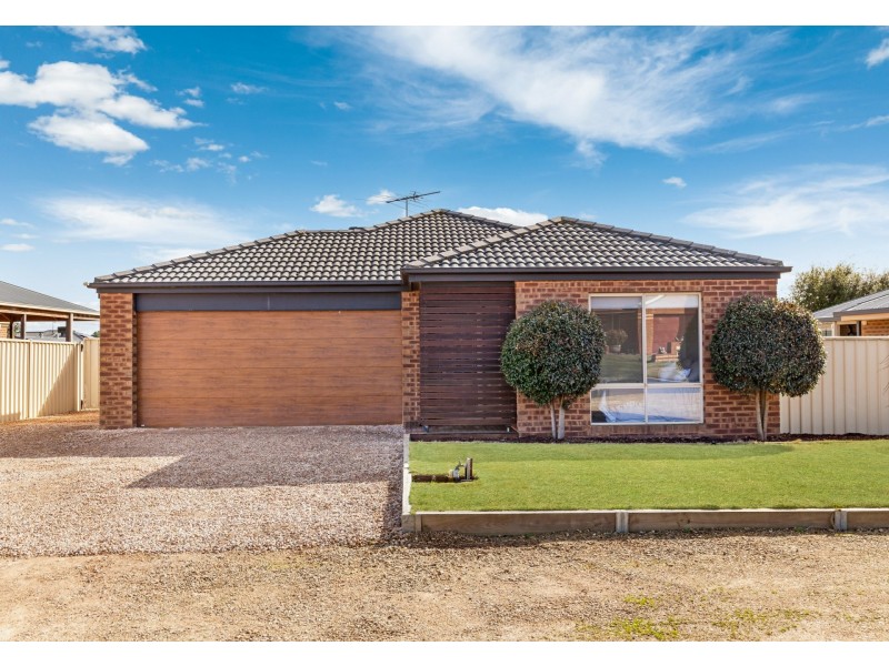 3 Eric Court, Kilmore VIC 3764