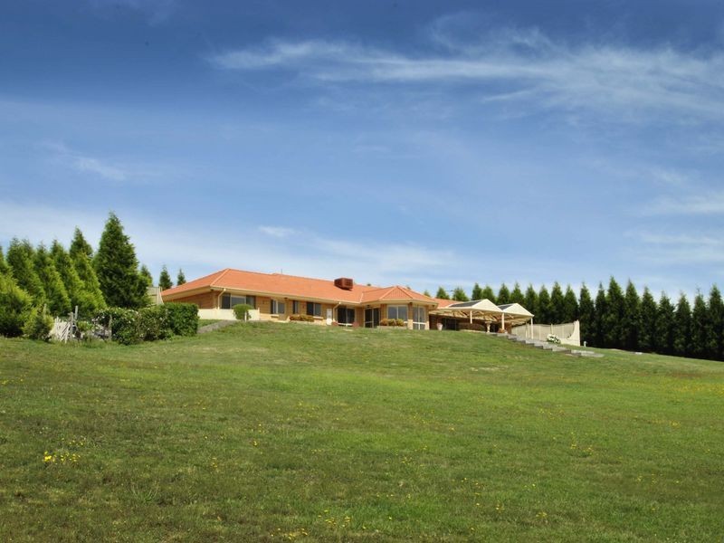 112 Dolomite Rise, Hidden Valley VIC 3756