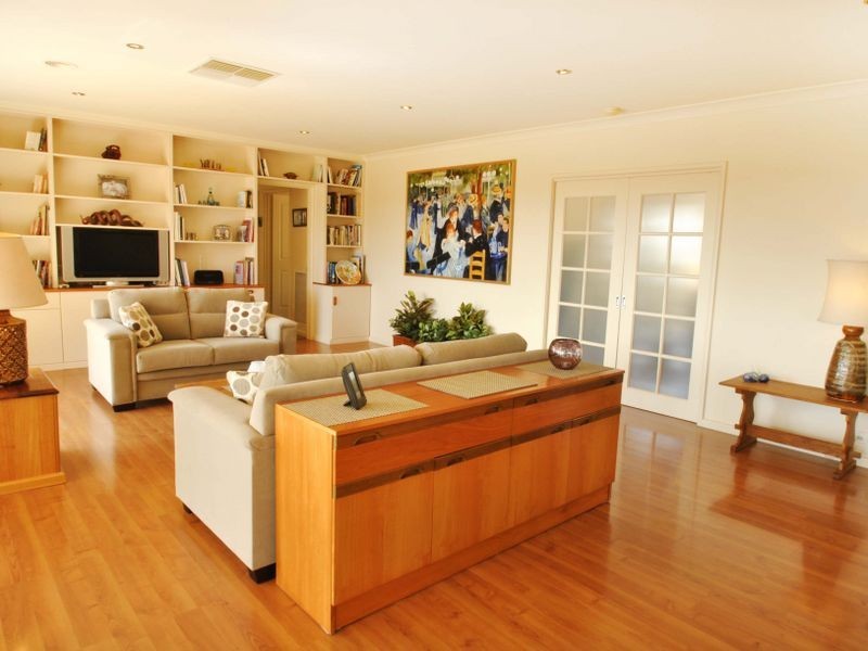112 Dolomite Rise, Hidden Valley VIC 3756