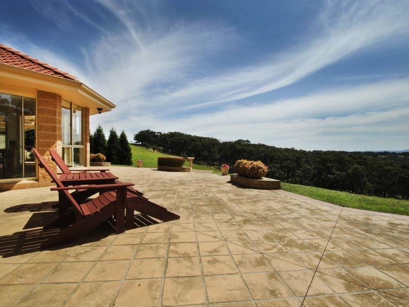112 Dolomite Rise, Hidden Valley VIC 3756