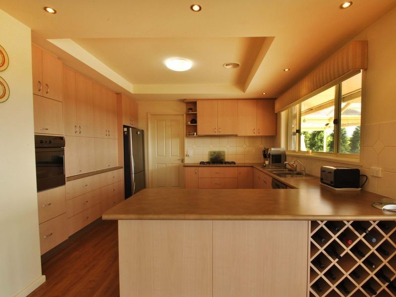 112 Dolomite Rise, Hidden Valley VIC 3756