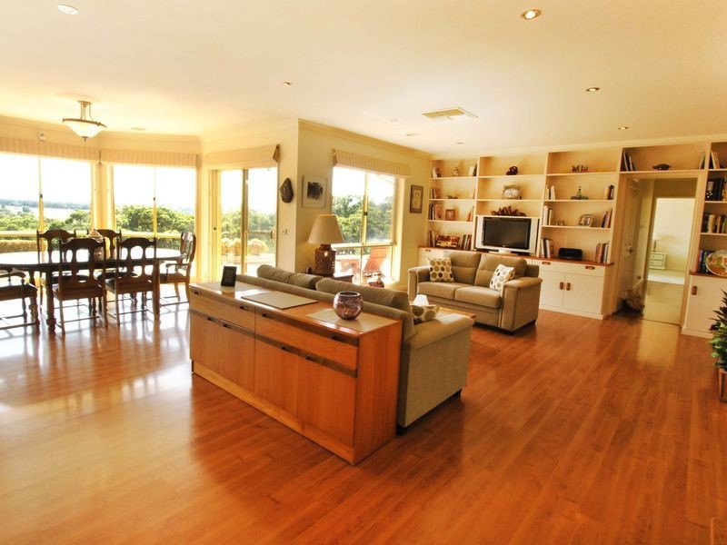 112 Dolomite Rise, Hidden Valley VIC 3756
