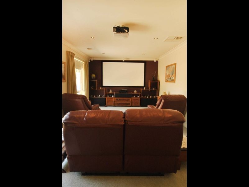112 Dolomite Rise, Hidden Valley VIC 3756