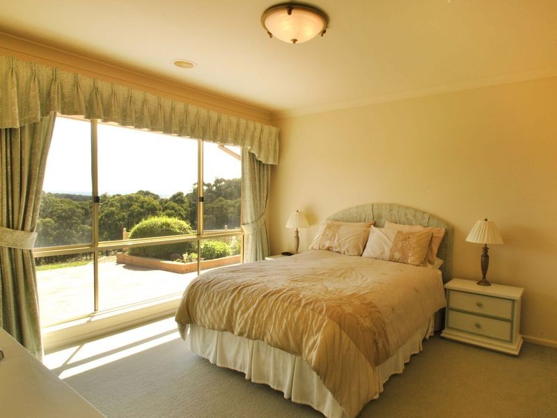 112 Dolomite Rise, Hidden Valley VIC 3756