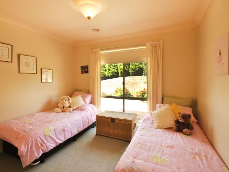 112 Dolomite Rise, Hidden Valley VIC 3756