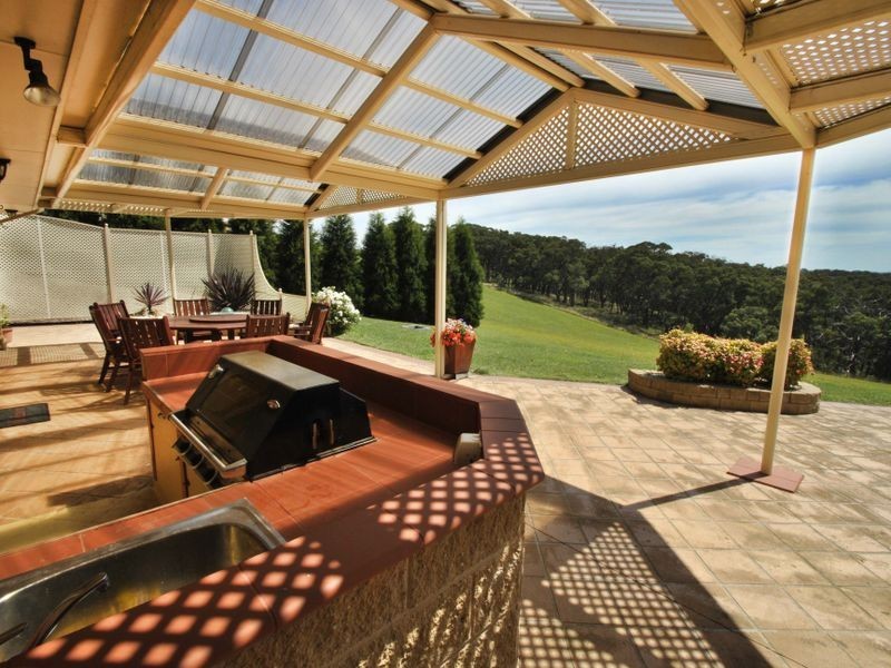 112 Dolomite Rise, Hidden Valley VIC 3756