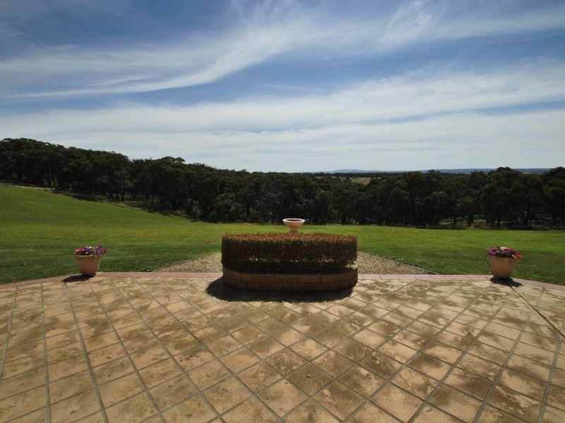 112 Dolomite Rise, Hidden Valley VIC 3756