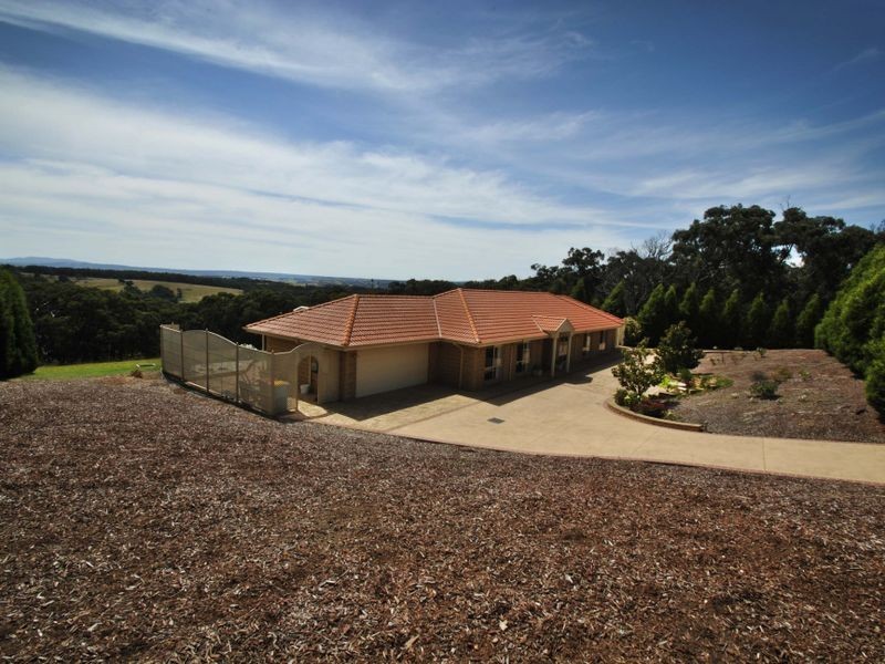 112 Dolomite Rise, Hidden Valley VIC 3756