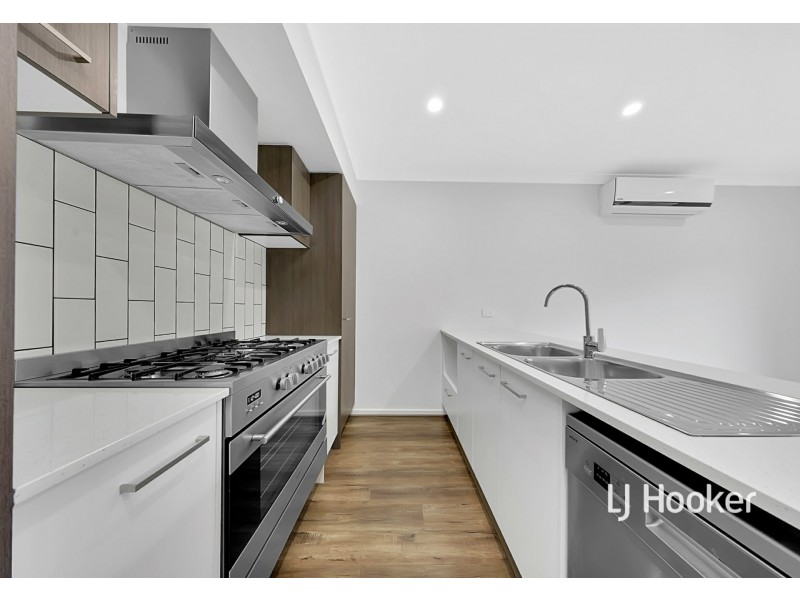 49 Blue Lake Drive, Wallan VIC 3756