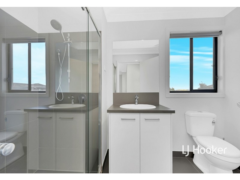 49 Blue Lake Drive, Wallan VIC 3756