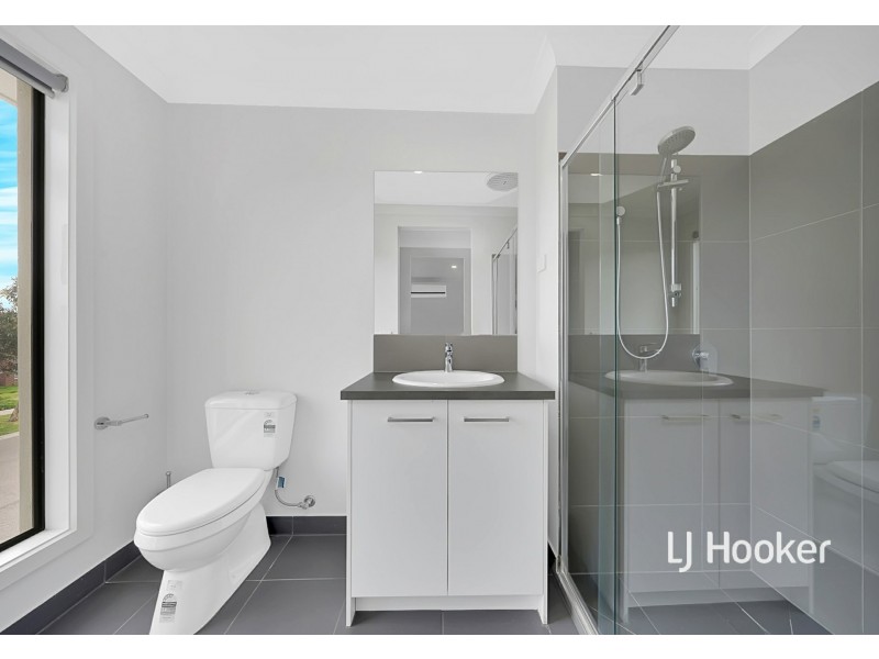 49 Blue Lake Drive, Wallan VIC 3756