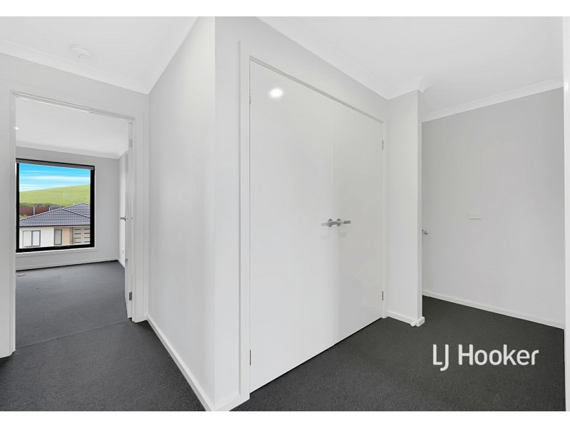 49 Blue Lake Drive, Wallan VIC 3756