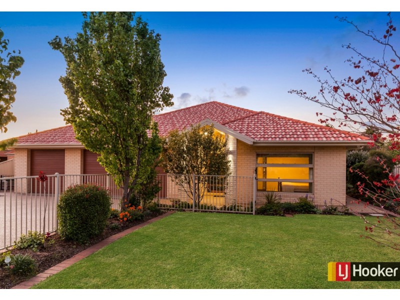 48 St Andrews Close, Hidden Valley VIC 3756