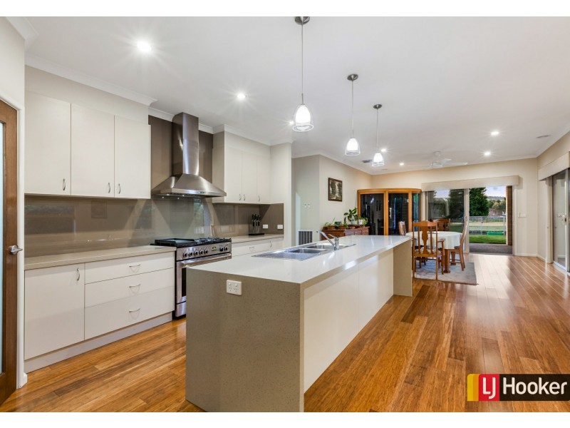 48 St Andrews Close, Hidden Valley VIC 3756