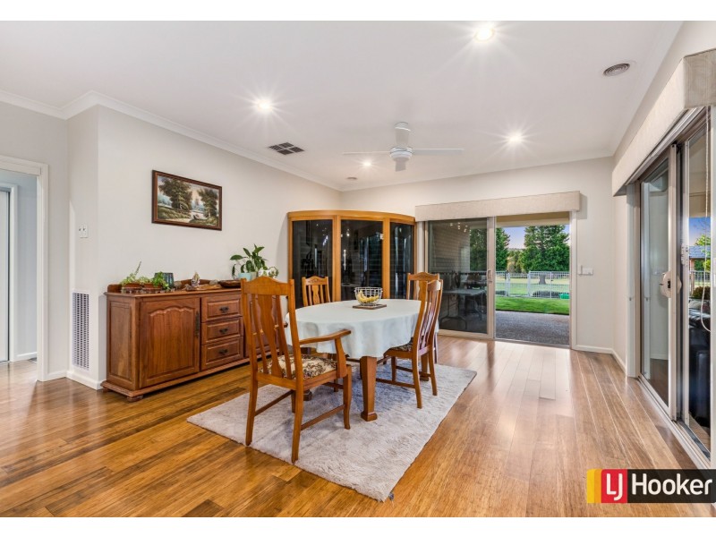 48 St Andrews Close, Hidden Valley VIC 3756