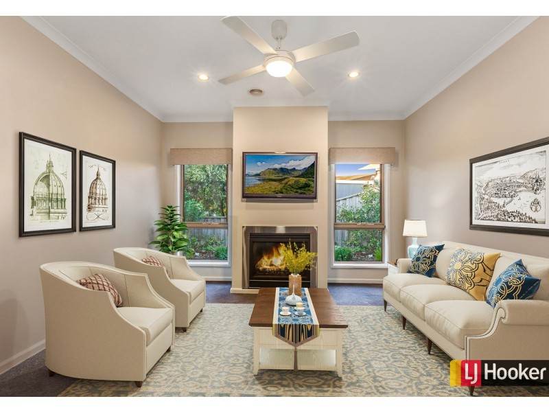 48 St Andrews Close, Hidden Valley VIC 3756