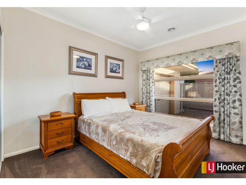 48 St Andrews Close, Hidden Valley VIC 3756