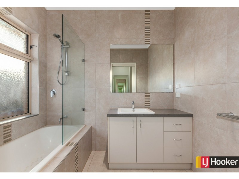 48 St Andrews Close, Hidden Valley VIC 3756