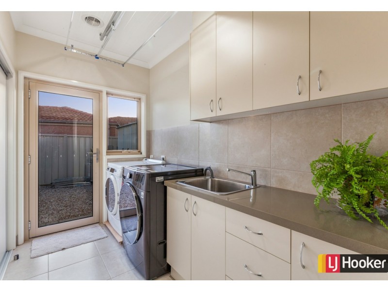 48 St Andrews Close, Hidden Valley VIC 3756