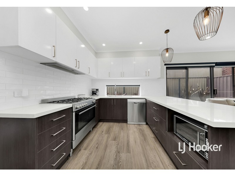 36 Wedding Drive, Wallan VIC 3756